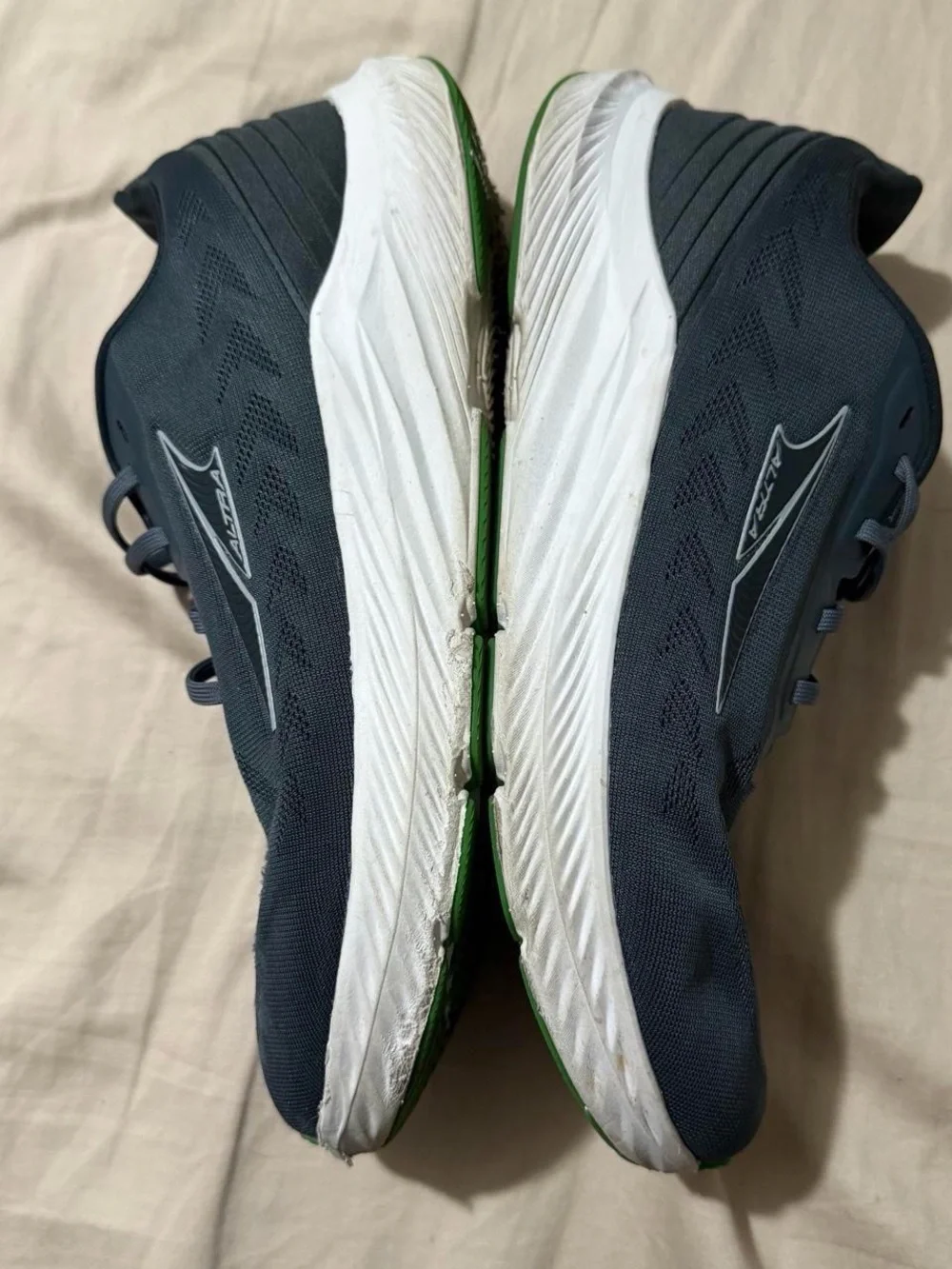 Men’s Altra Rivera 4 Running Shoes Size 9.5